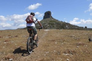 Percorso in mountain bike sulle montagne dell'Ogliastra in Sardegna