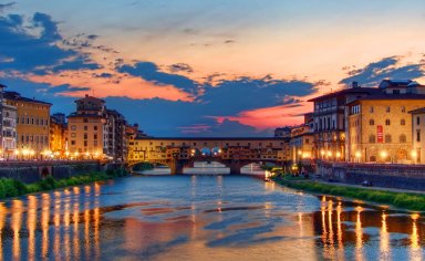 Florence guided walking tour in the evening