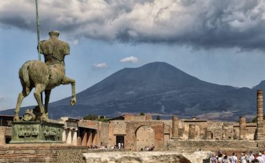 Eating Italy tour and Pompei archaeological tour