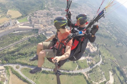 Weekend away in Umbria with a tandem paragliding flight