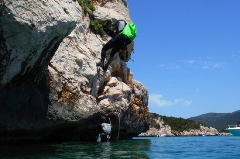 Coasteering in Cala Dragunara and Capo Caccia in Sardinia